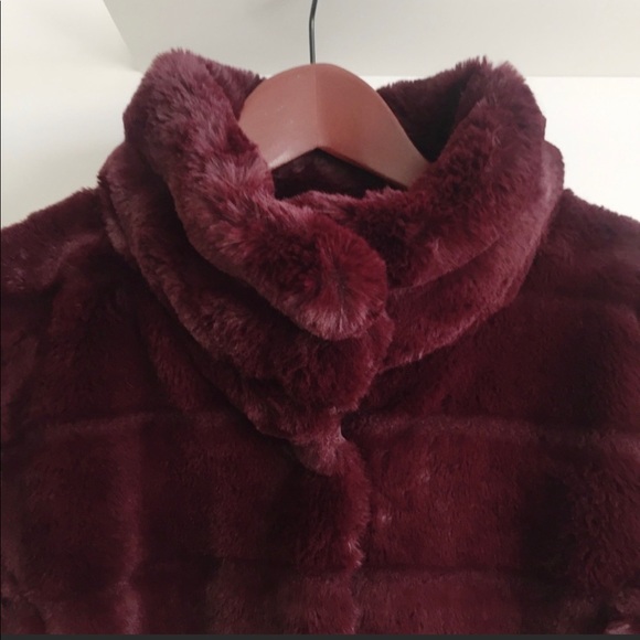 Via Spiga medium faux lux fur wine coat ja… - Picture 4 of 6